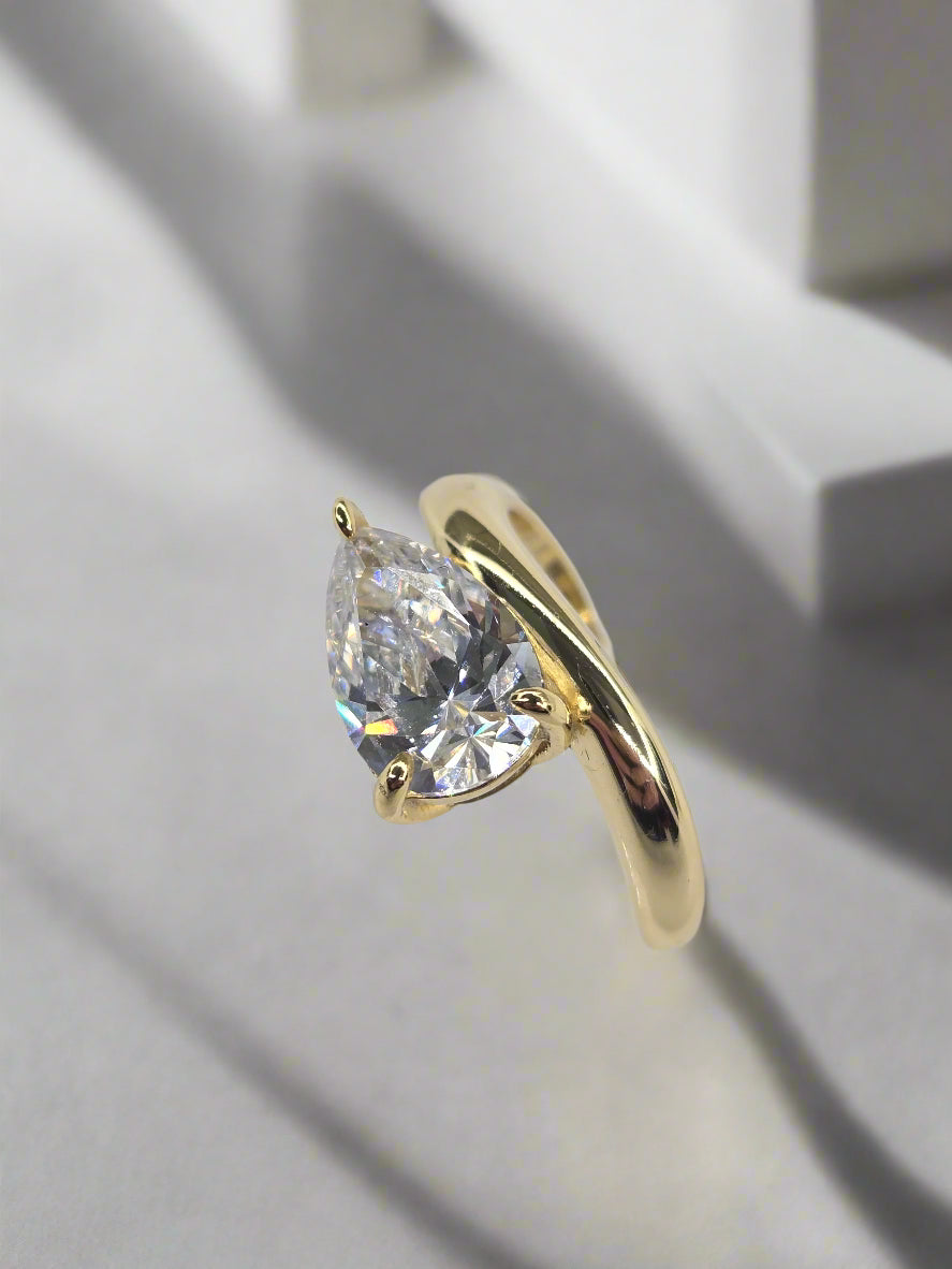 Unique Water Drop Engagement Ring