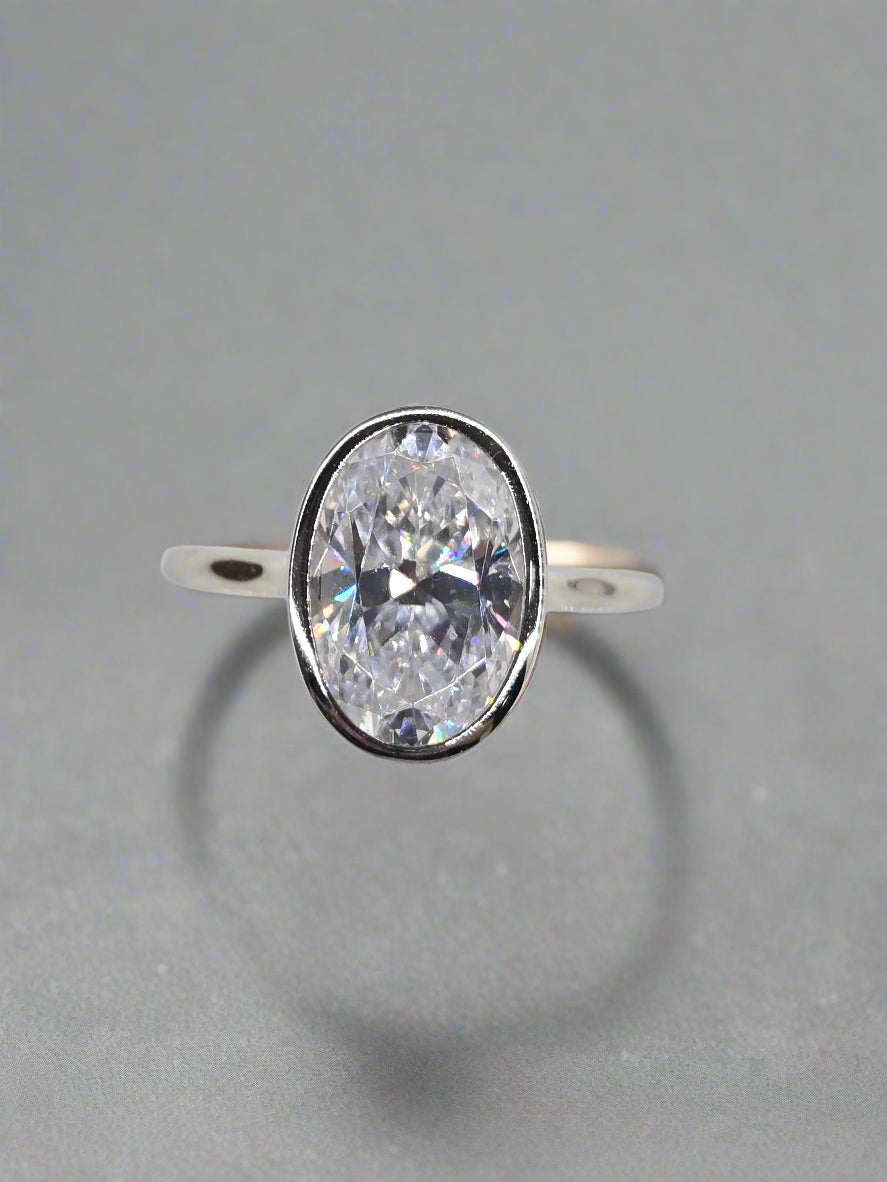 Oval Solitaire Engagement/Travel Ring