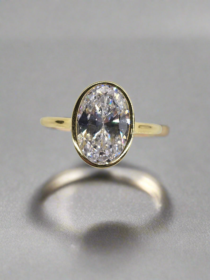 Oval Solitaire Engagement/Travel Ring