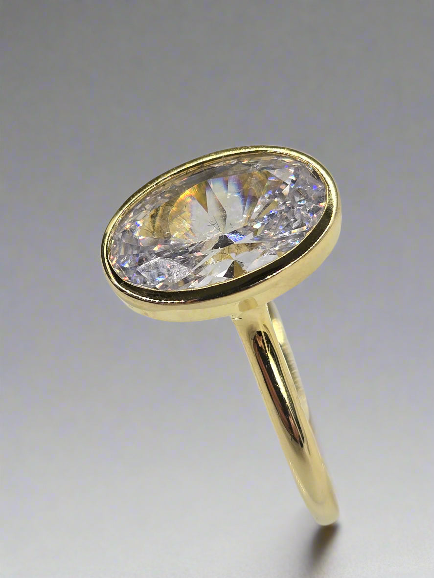 Oval Solitaire Engagement/Travel Ring