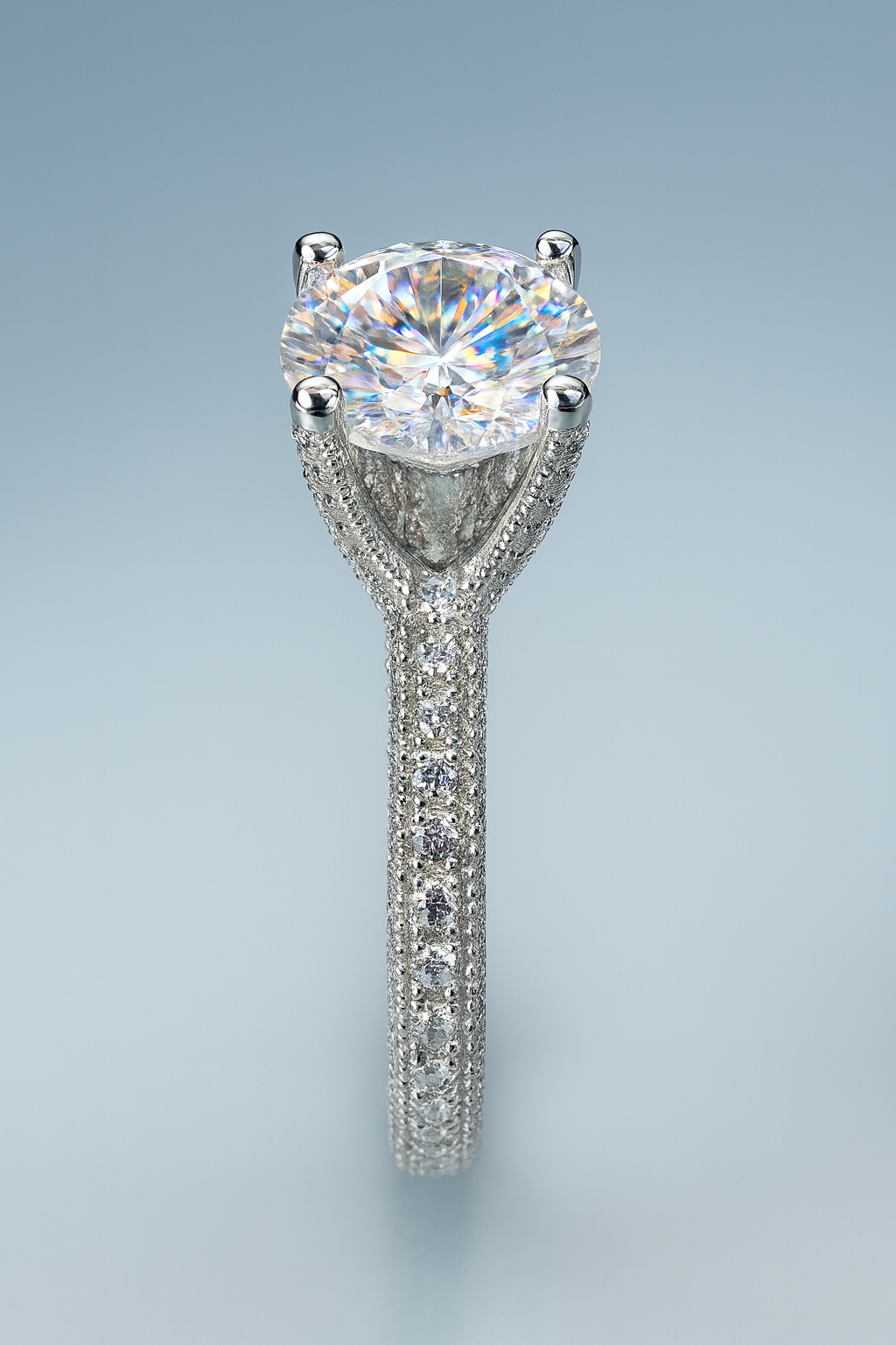 Luxurious Engagement Ring